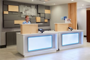 Hol. Inn Exp.  Cincinnati North Liberty Way,Cincinnati>>Beckett Ridge,2.5 star