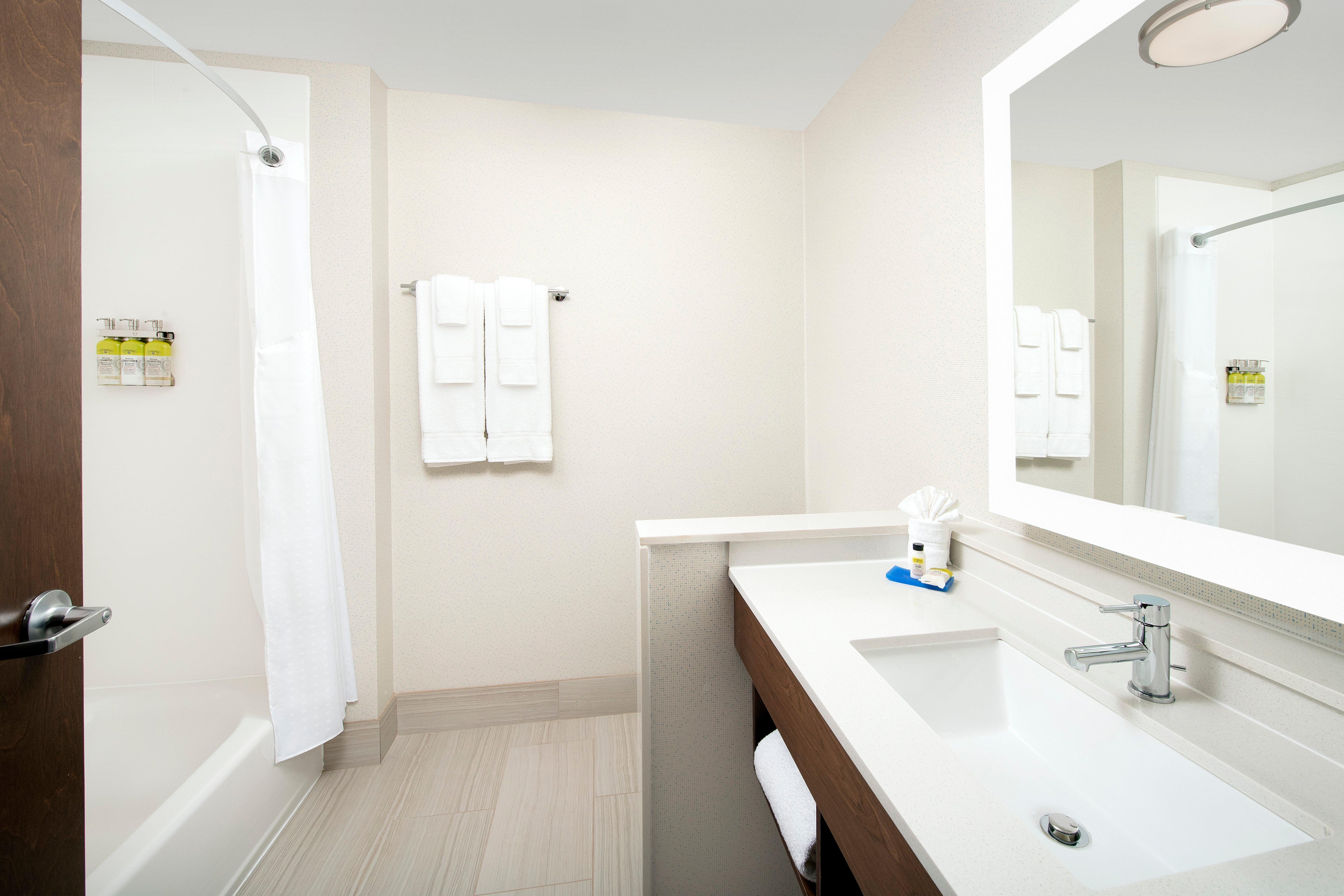 holiday inn express and suites north brunswick by ihg