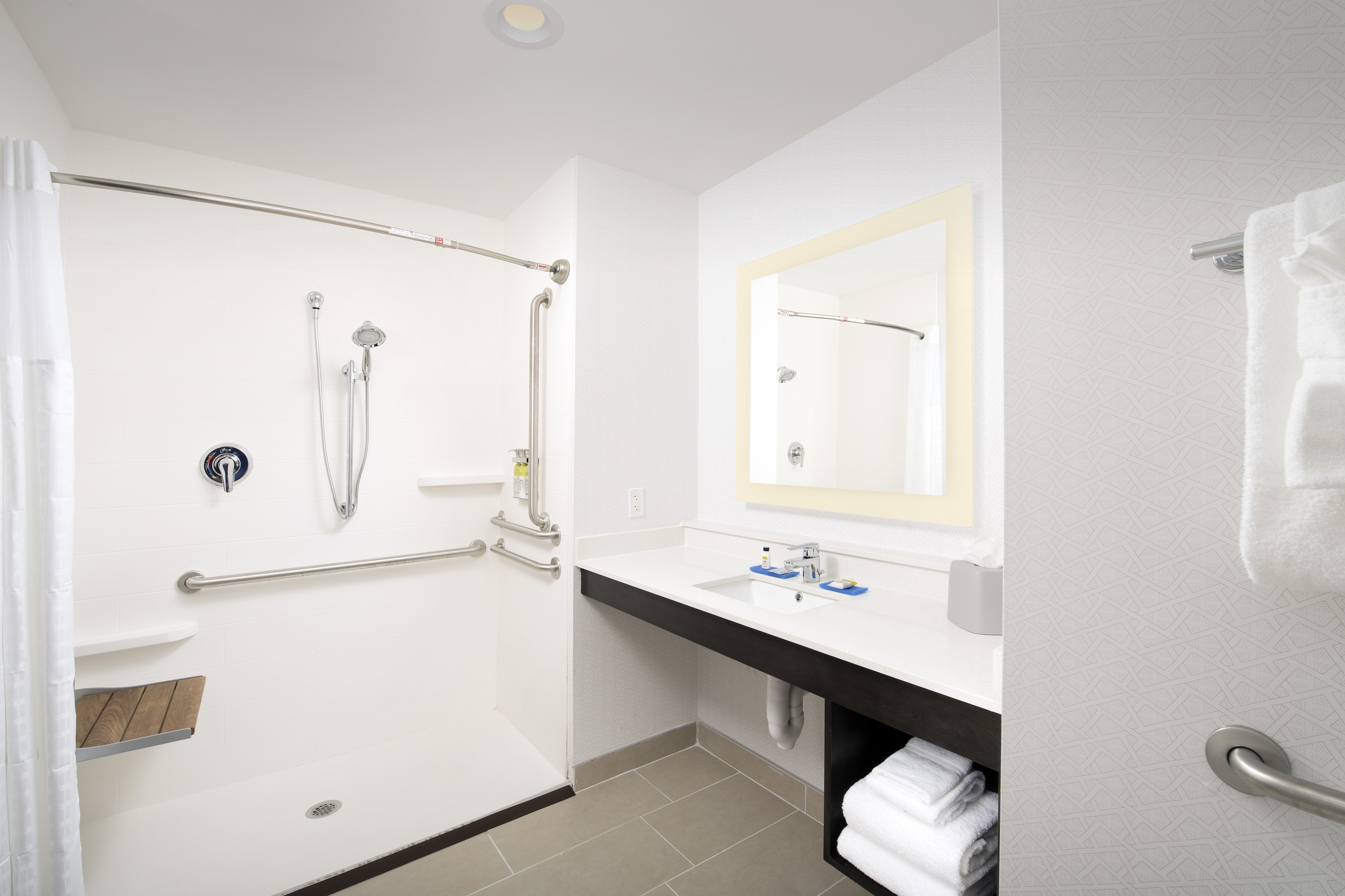holiday inn express and suites north brunswick by ihg