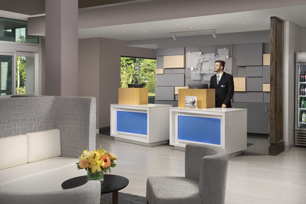 holiday inn express and suites north brunswick by ihg