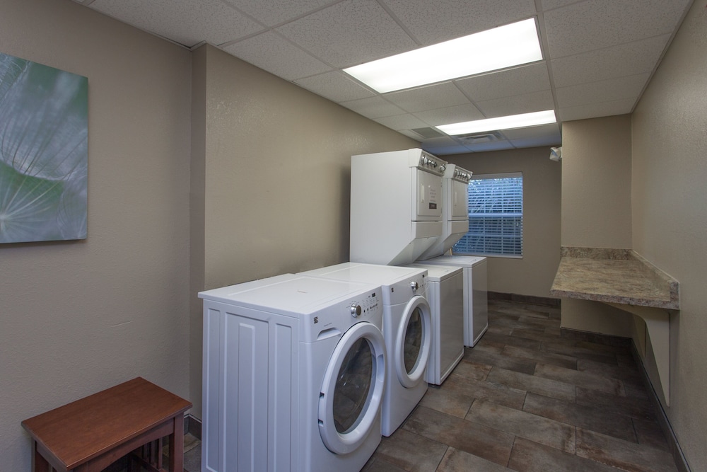 holiday inn express and suites north brunswick by ihg