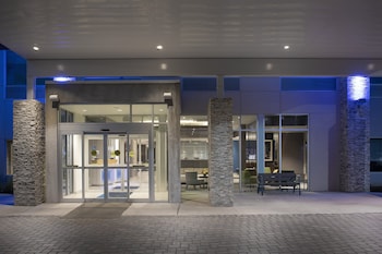 holiday inn express and suites north brunswick by ihg
