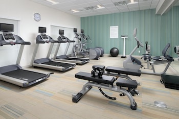 holiday inn express and suites north brunswick by ihg