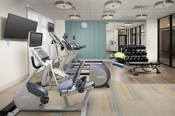 holiday inn express and suites north brunswick by ihg