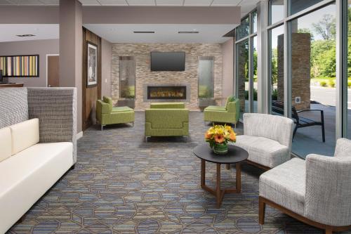 holiday inn express and suites north brunswick by ihg