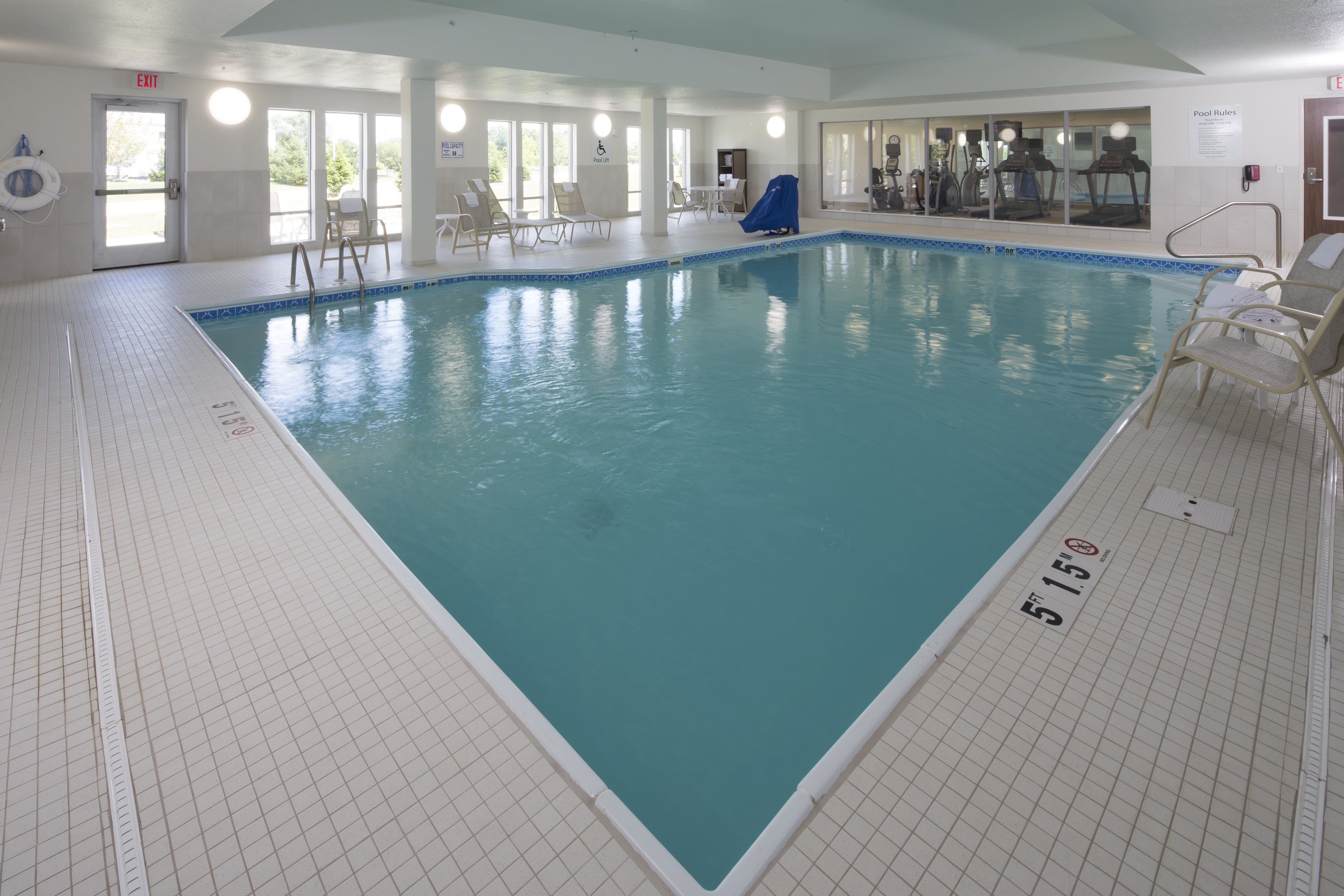 holiday inn express and suites gaylord by ihg