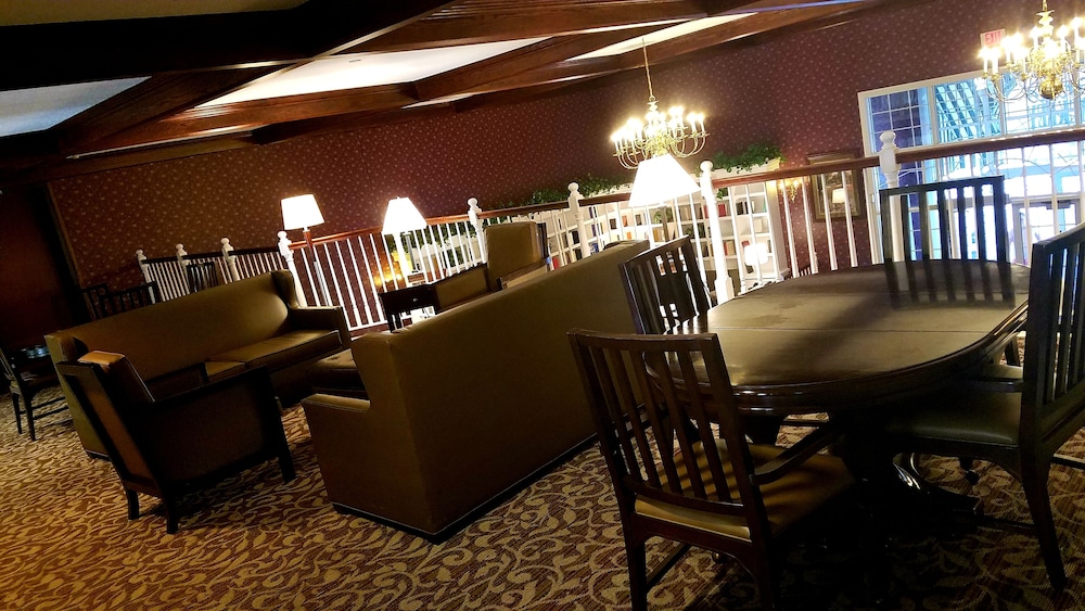 grand hinckley inn