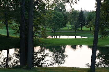 grand hinckley inn