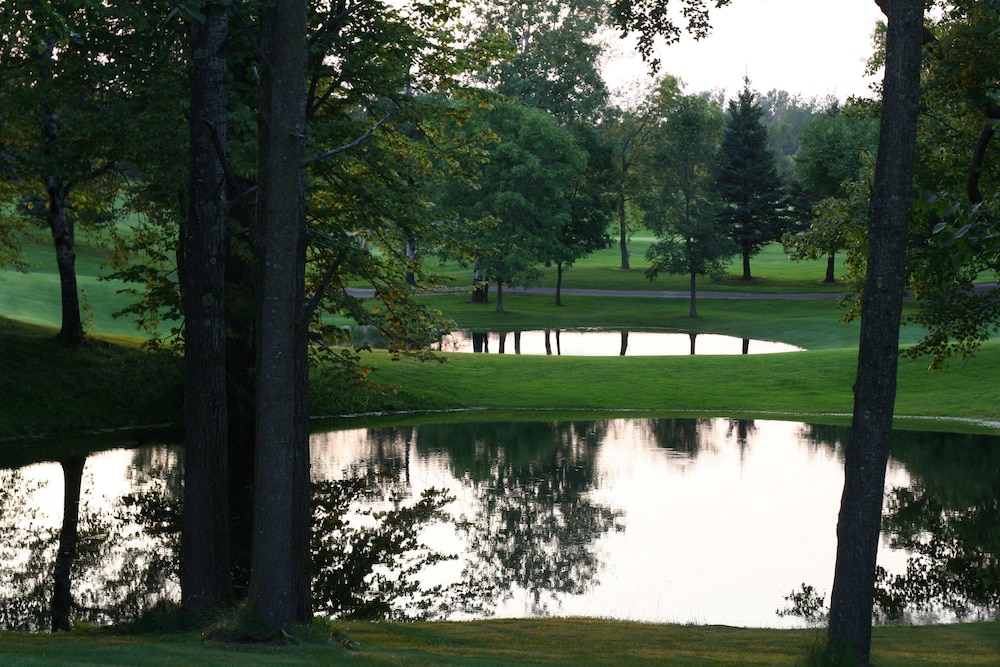grand hinckley inn