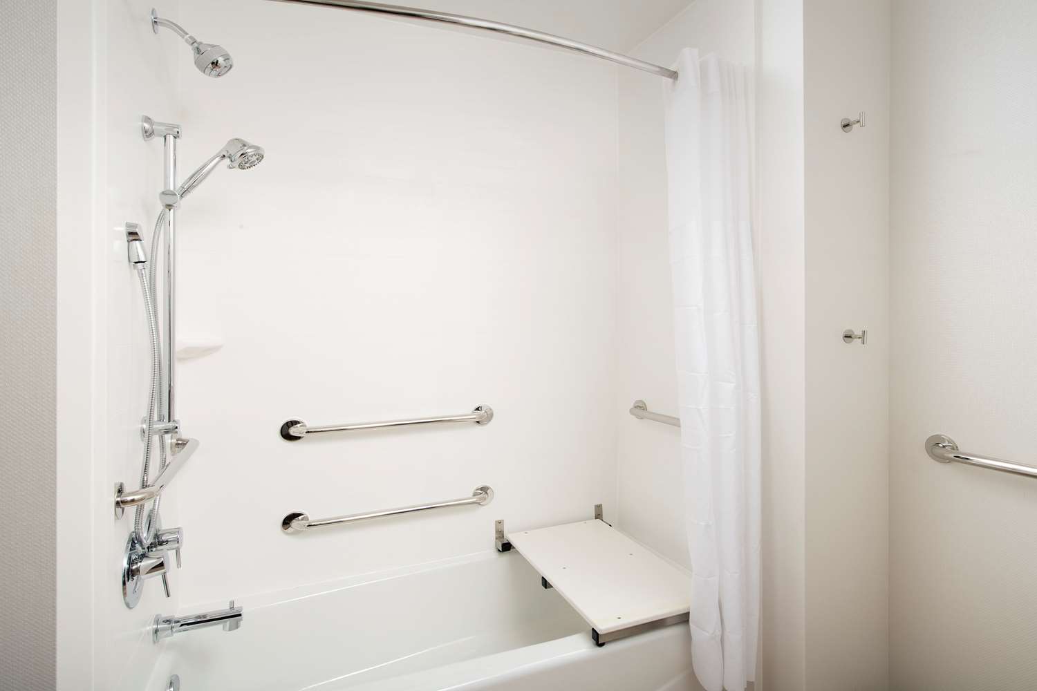 hampton inn and suites san antonio lackland afb seaworld