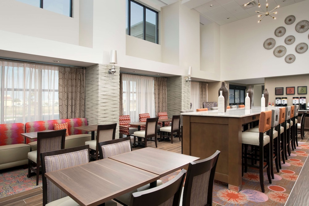 hampton inn and suites san antonio lackland afb seaworld