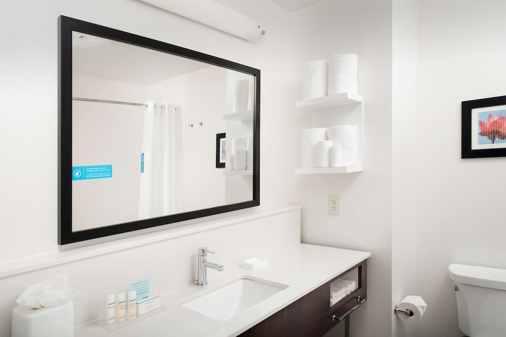 hampton inn and suites san antonio lackland afb seaworld