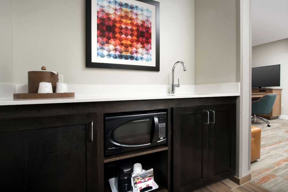 hampton inn and suites san antonio lackland afb seaworld