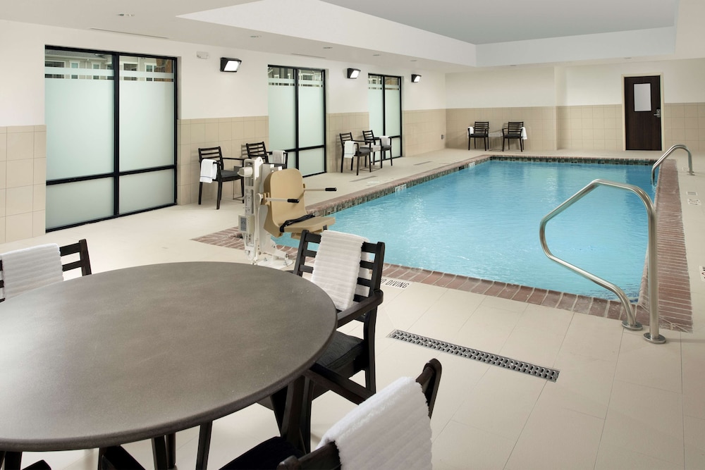 hampton inn and suites san antonio lackland afb seaworld