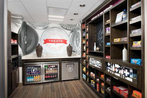 hampton inn and suites san antonio lackland afb seaworld