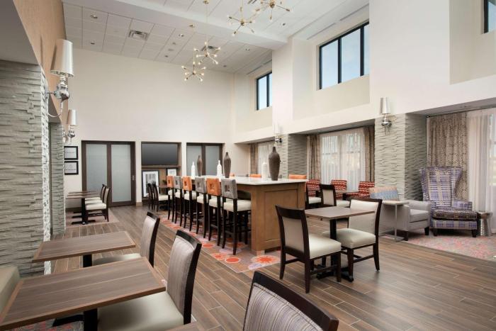 hampton inn and suites san antonio lackland afb seaworld