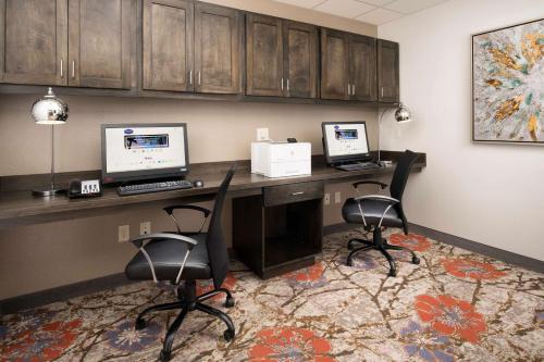 hampton inn and suites san antonio lackland afb seaworld