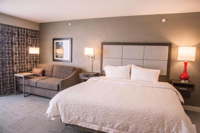 hampton inn pontiac
