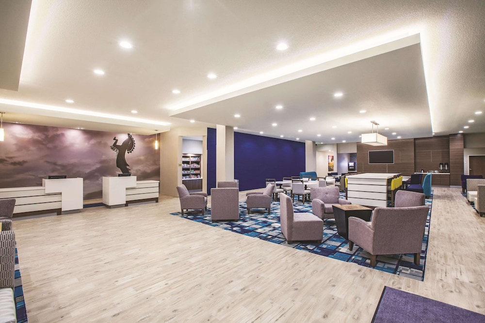 la quinta inn and suites by wyndham wichita northeast