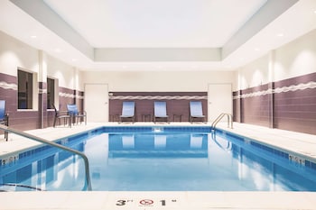 La Quinta Inn & Suites By Wyndham Wichita Northeast,Sedgwick>>Andover,3 star
