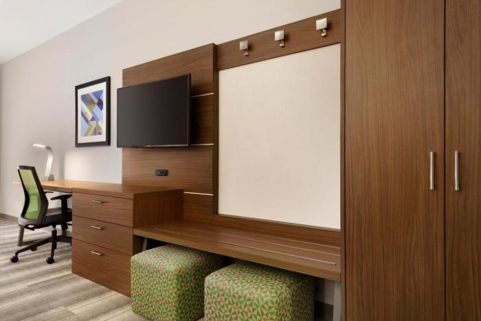holiday inn express and suites cincinnati south wilder by ihg