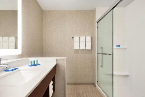 holiday inn express and suites cincinnati south wilder by ihg