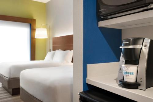 holiday inn express and suites cincinnati south wilder by ihg