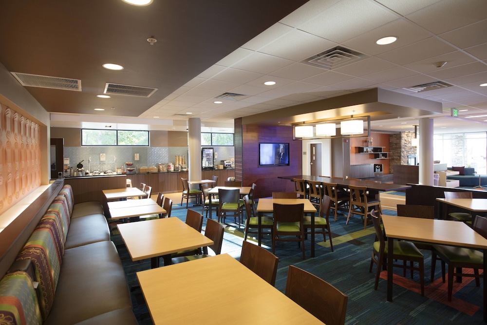 fairfield inn and suites by marriott detroit lakes