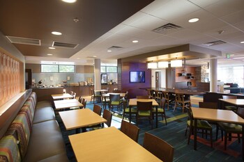 fairfield inn and suites by marriott detroit lakes