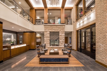 The Hotel Landing,Long Lake>>Downtown Minneapolis,5 star