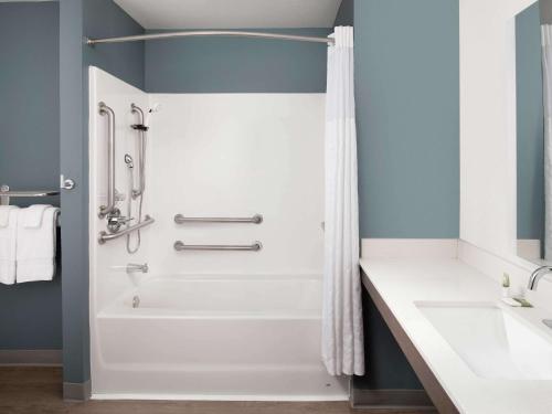 extended stay america suites minneapolis fridley