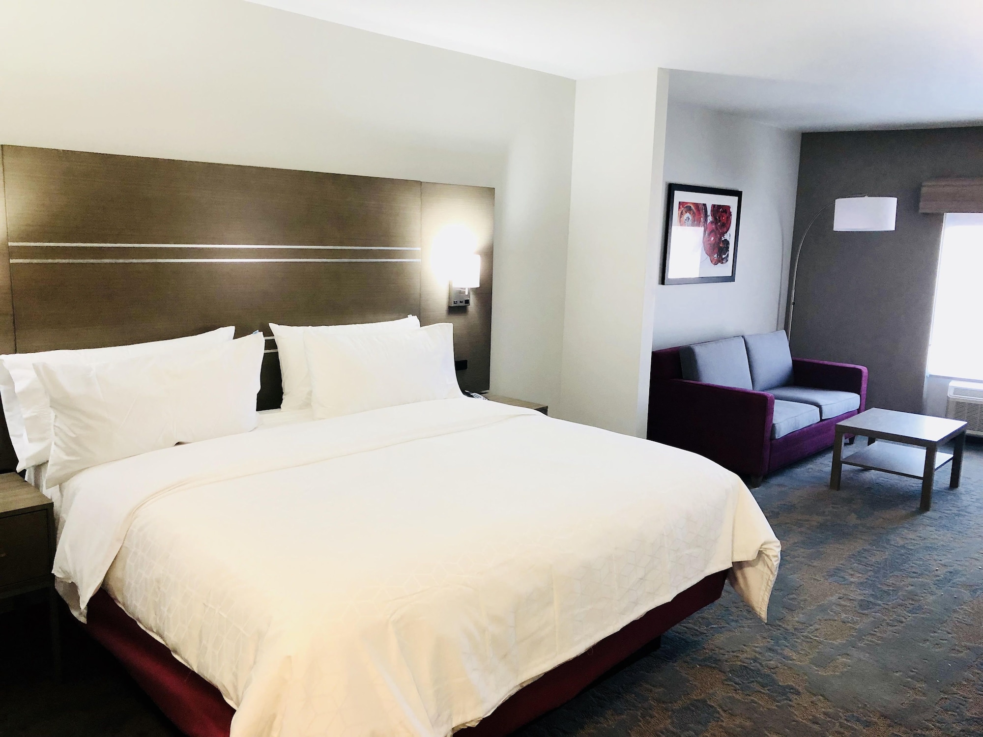 holiday inn express and suites memphis arpt elvis presley blv