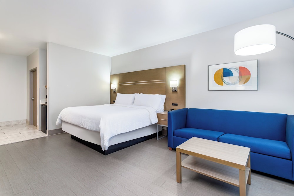 holiday inn express and suites memphis arpt elvis presley blv