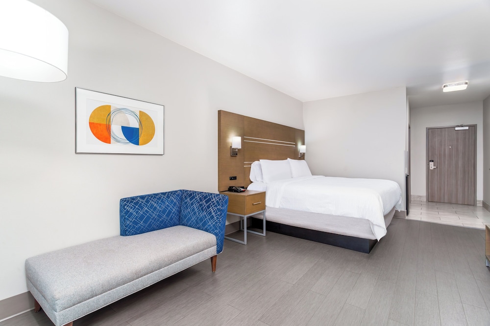 holiday inn express and suites memphis arpt elvis presley blv