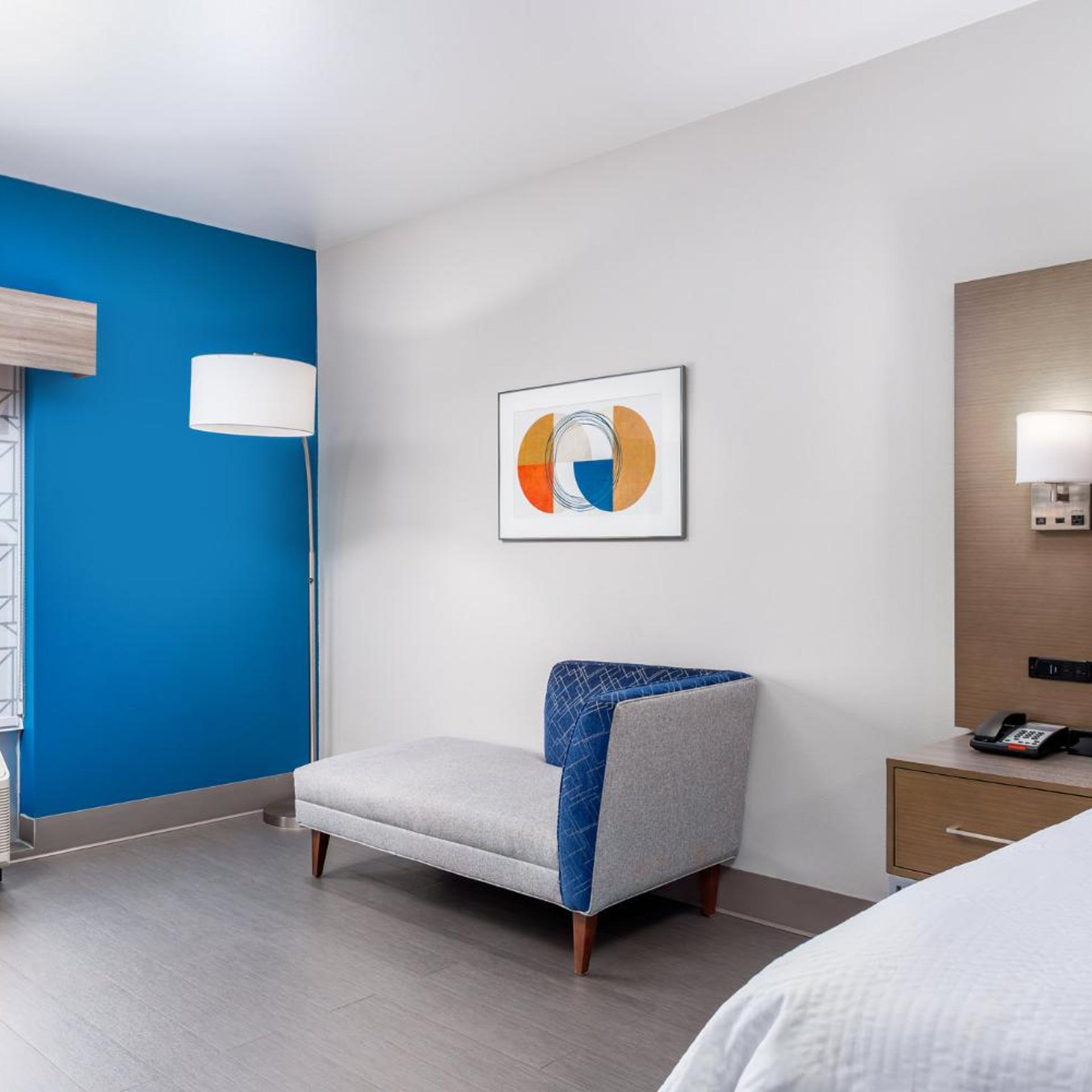 holiday inn express and suites memphis arpt elvis presley blv