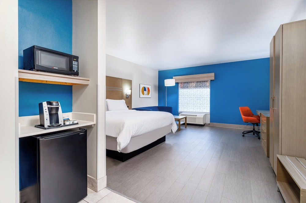 holiday inn express and suites memphis arpt elvis presley blv