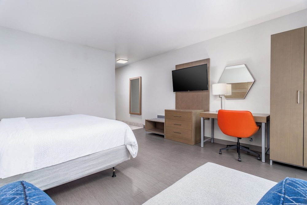 holiday inn express and suites memphis arpt elvis presley blv