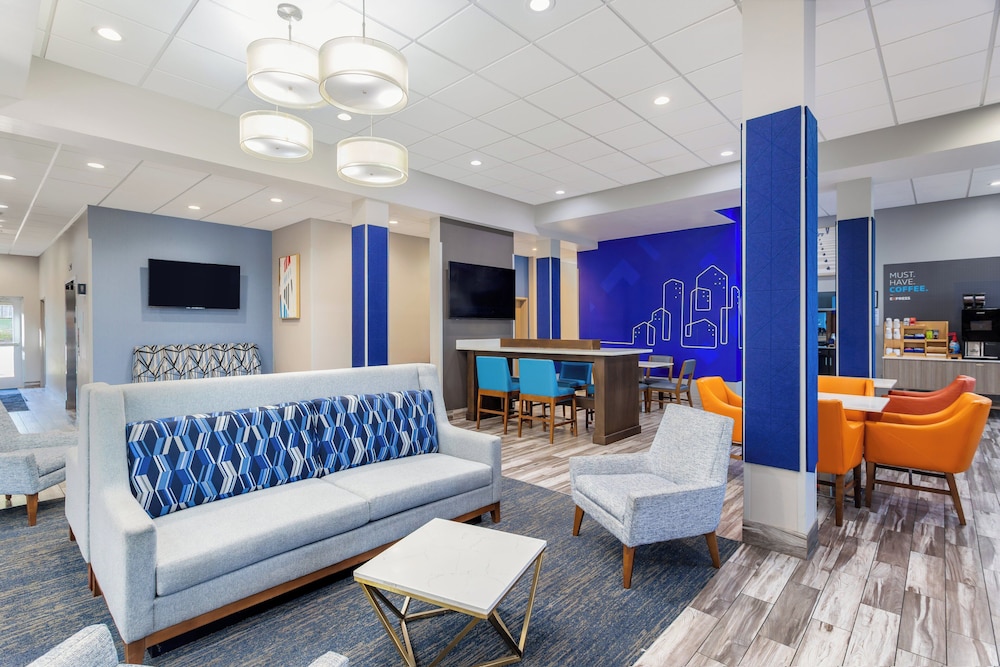 holiday inn express and suites memphis arpt elvis presley blv