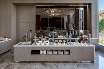 Ac Hotel By Marriott San Francisco Airport Oyster Point/Waterfront,San Francisco>>Half Moon Bay,4 star