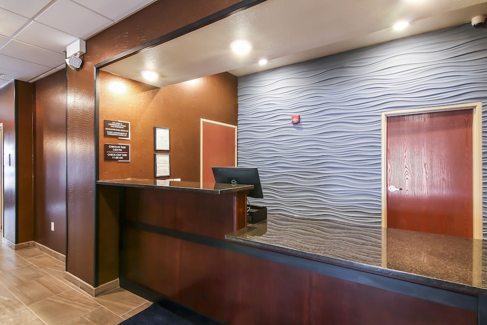 cobblestone inn and suites at uw stout downtown menomonie