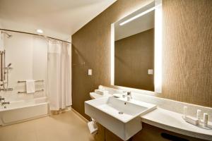 springhill suites by marriott cincinnati blue ash