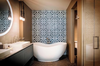 the elizabeth hotel autograph collection