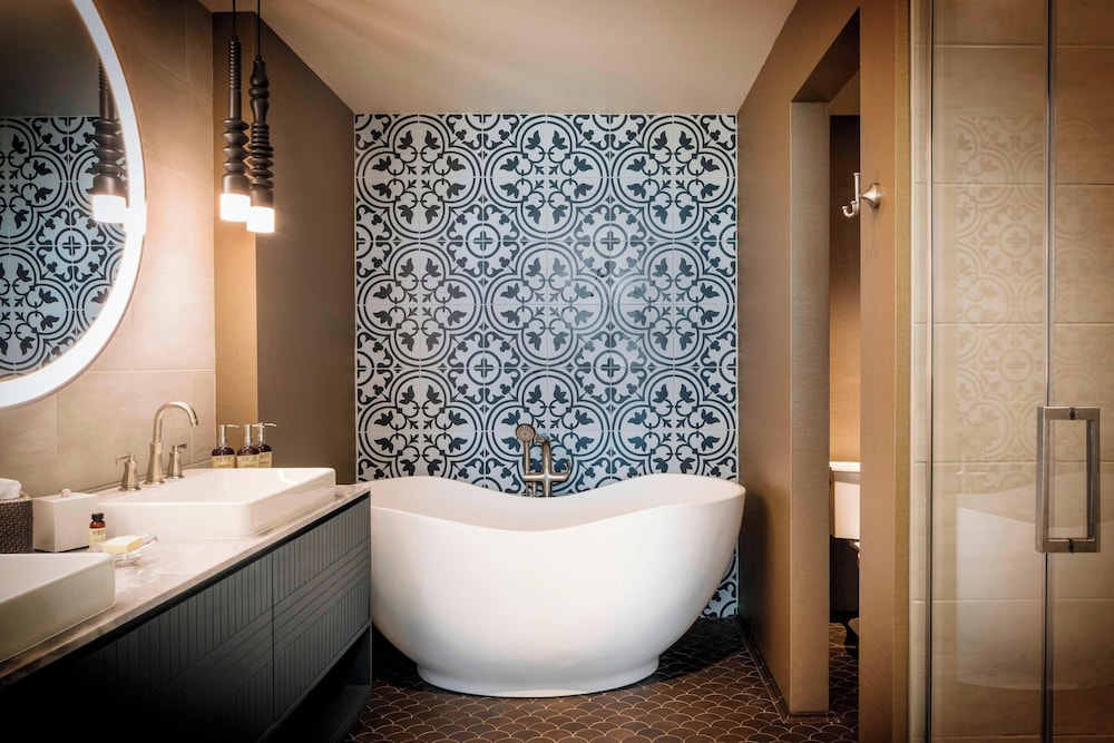 the elizabeth hotel autograph collection