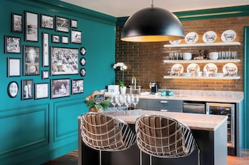 the elizabeth hotel autograph collection