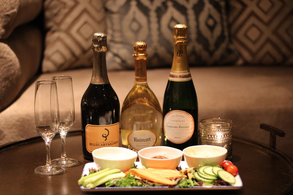 the elizabeth hotel autograph collection