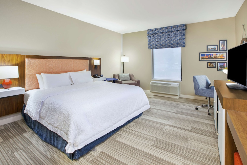 hampton inn and suites oakwood village cleveland