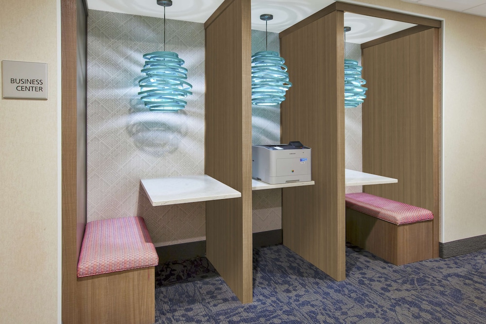 hampton inn and suites oakwood village cleveland