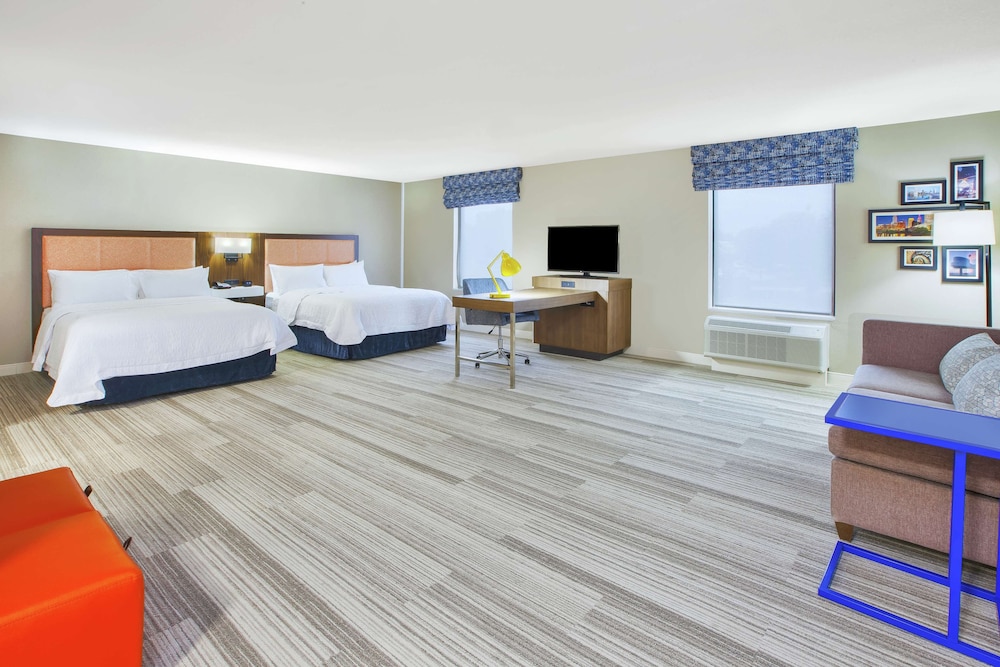hampton inn and suites oakwood village cleveland