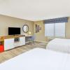 hampton inn and suites oakwood village cleveland