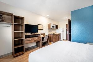 woodspring suites miami southwest